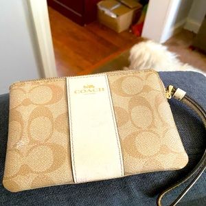 Coach wallet very clean like new